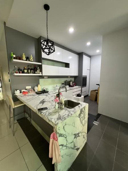 Rumah Teres untuk Dijual di Taman Laguna (Johor Bahru) - Emma Lee - Kitchen - PropertyGuru.com.my