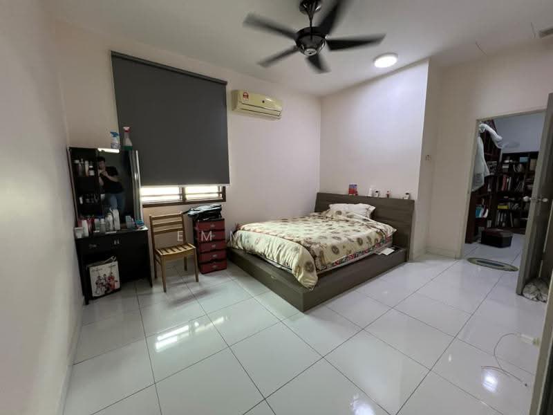 Rumah Teres untuk Dijual di Taman Laguna (Johor Bahru) - Emma Lee - Bedroom - PropertyGuru.com.my