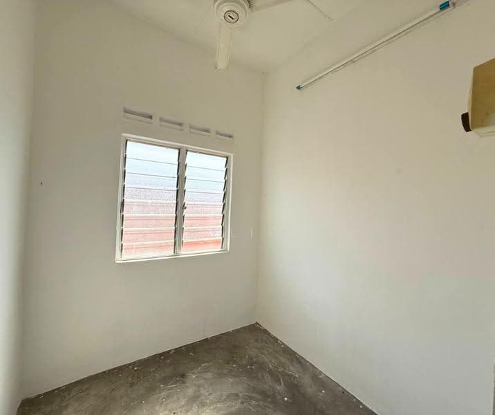 Flat for Sale at Taman Pulai Utama - Philip . - Interior - PropertyGuru.com.my