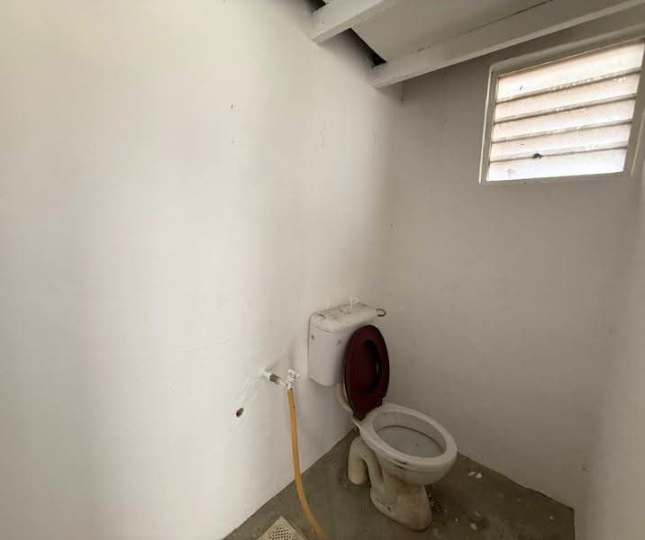 Flat for Sale at Taman Pulai Utama - Philip . - Bathroom - PropertyGuru.com.my