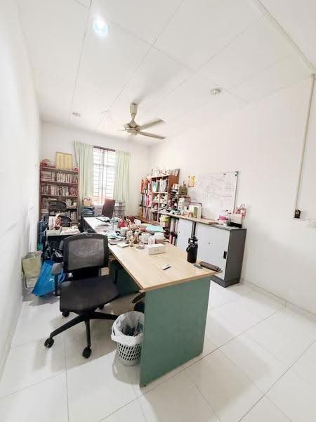 Rumah Teres 2.5-Tingkat untuk Dijual di Taman Setia Indah (Tebrau) - Carson . - Study - PropertyGuru.com.my