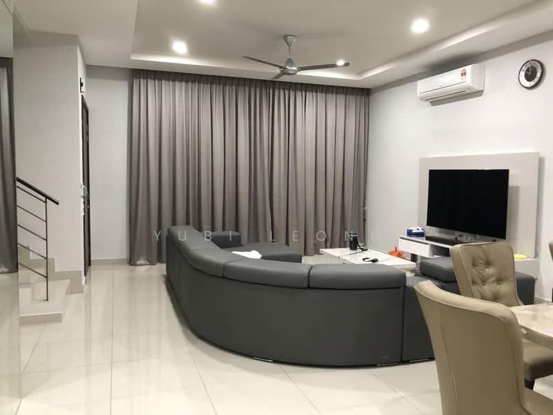 Rumah Teres 2-Tingkat untuk Dijual di Bandar Saujana Putra (Tanjong Duabelas) - Yubi Leong - Living Room - PropertyGuru.com.my
