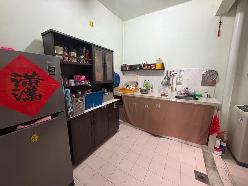 Apartment for Sale at Idaman Senibong - June Tan - Kitchen - PropertyGuru.com.my