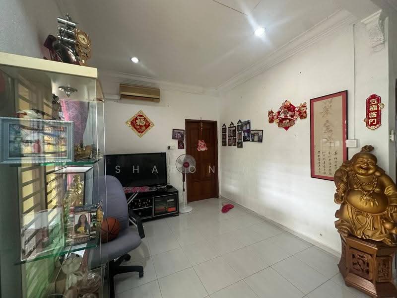 Rumah Teres 1-Tingkat untuk Dijual di Skudai (Johor) - Sharon Ng - Living Room - PropertyGuru.com.my