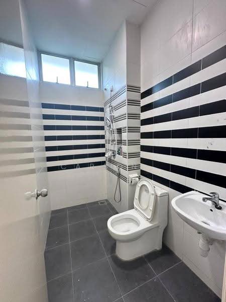 3-storey Terraced House for Sale in Taman Mount Austin (Tebrau) - Carson . - Bathroom - PropertyGuru.com.my