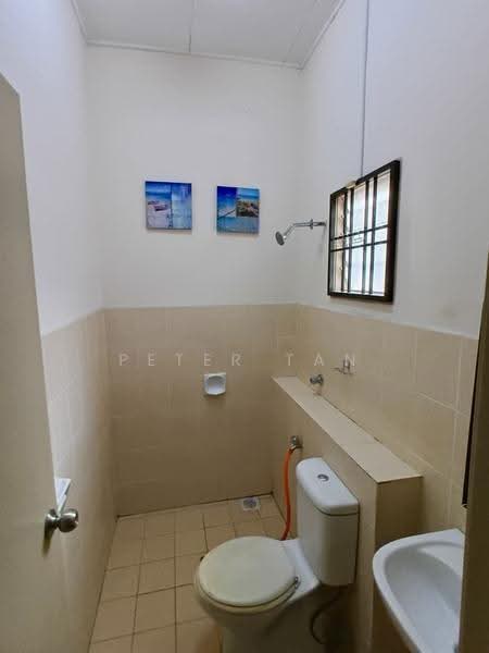 Rumah Kluster untuk Disewa di Bandar Bukit Mahkota (Bangi) - Peter Tan - Bathroom - PropertyGuru.com.my