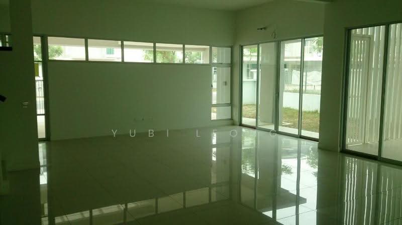 Rumah Teres 2-Tingkat untuk Dijual di Bandar Saujana Putra (Tanjong Duabelas) - Yubi Leong - Living Room - PropertyGuru.com.my