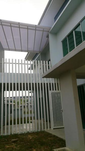 Rumah Teres 2-Tingkat untuk Dijual di Bandar Saujana Putra (Tanjong Duabelas) - Yubi Leong - Exterior - PropertyGuru.com.my
