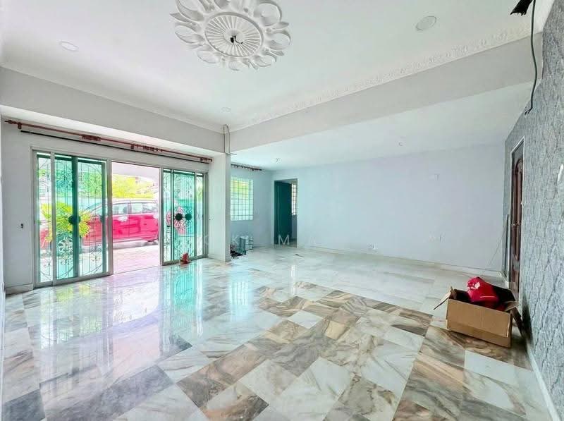 Rumah Teres 1-Tingkat untuk Dijual di Taman Sppk (Ipoh) - Ck Max - Living Room - PropertyGuru.com.my