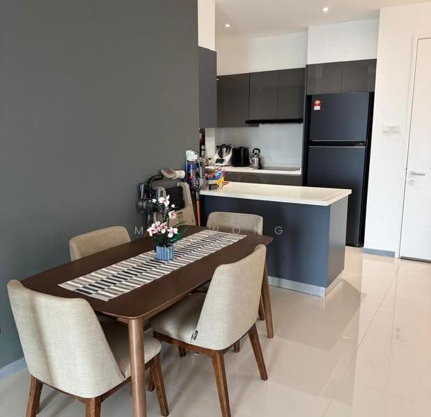 Kediaman Servis untuk Dijual di United Point (Residensi Berpadu) - Mel Wong - Dining Room - PropertyGuru.com.my