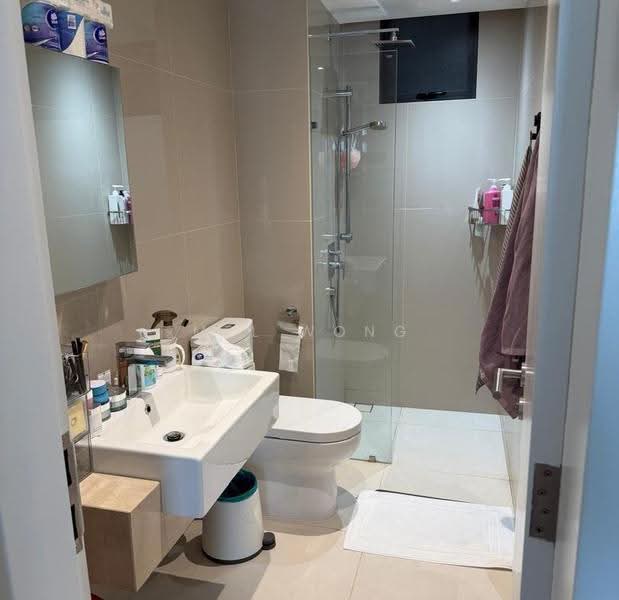 Kediaman Servis untuk Dijual di United Point (Residensi Berpadu) - Mel Wong - Bathroom - PropertyGuru.com.my