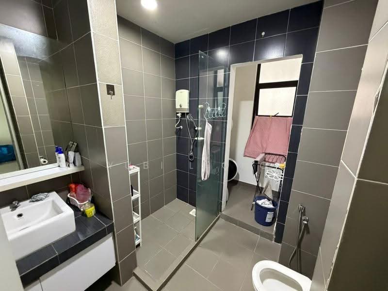 Service Residence for Sale at Hedgeford 10 Residences - Yubi Leong - Bathroom - PropertyGuru.com.my