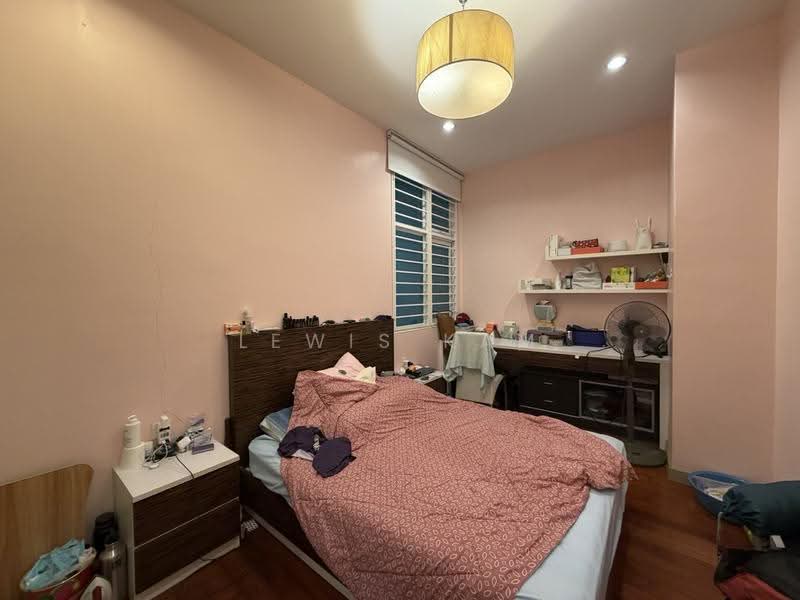 Kondominium untuk Dijual di Fettes Residence - Lewis Kam - Bedroom - PropertyGuru.com.my
