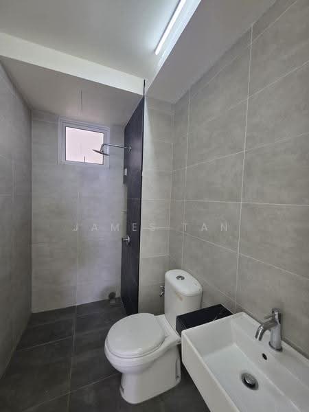 Kondominium untuk Dijual di QuayWest Residence - James Tan - Bathroom - PropertyGuru.com.my
