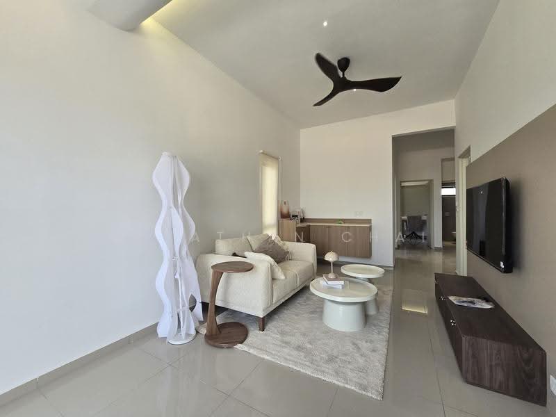 Rumah Bandar untuk Dijual di Pekan Meru (Kapar) - Jonathan Chai - Living Room - PropertyGuru.com.my