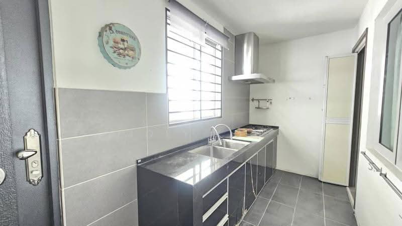 Rumah Teres 3-Tingkat untuk Disewa di Denai Alam (Shah Alam) - Joey Koh - Kitchen - PropertyGuru.com.my