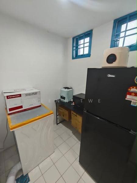 Kondominium untuk Disewa di Octville Condominium - Glenn Twe - Kitchen - PropertyGuru.com.my