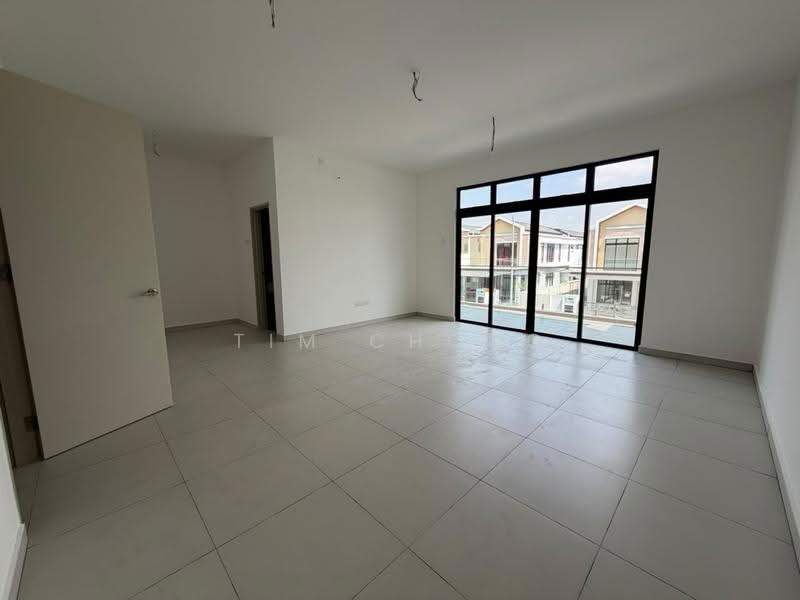 2-storey Terraced House for Sale in Taman Desa Cemerlang (Ulu Tiram) - Tim Chong - Living Room - PropertyGuru.com.my