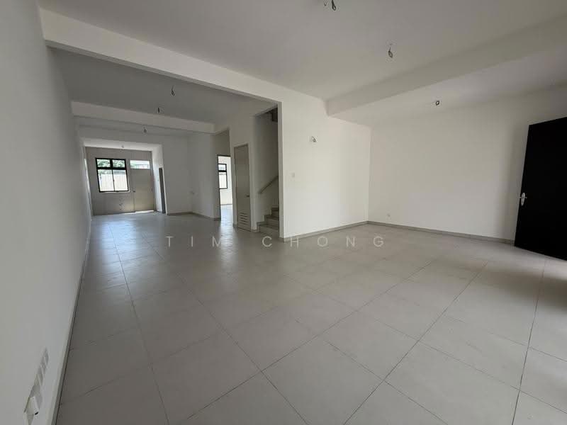 2-storey Terraced House for Sale in Taman Desa Cemerlang (Ulu Tiram) - Tim Chong - Living Room - PropertyGuru.com.my