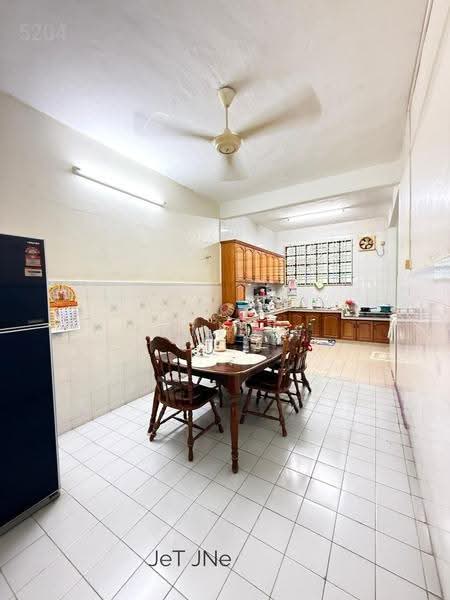 Rumah Teres 2-Tingkat untuk Dijual di Taman Bayu Perdana (Klang) - Tom Lee - Kitchen - PropertyGuru.com.my