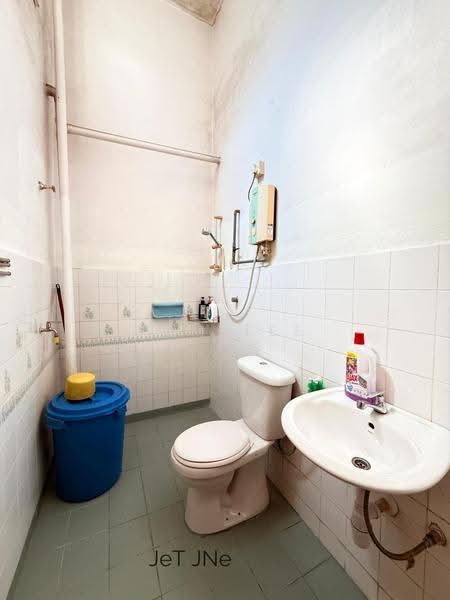 Rumah Teres 2-Tingkat untuk Dijual di Taman Bayu Perdana (Klang) - Tom Lee - Bathroom - PropertyGuru.com.my