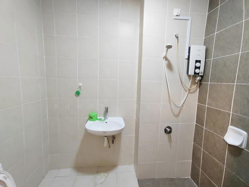 Condominium for Rent at PARC Regency (Residensi Masai) - Sunny Chuang - Bathroom - PropertyGuru.com.my