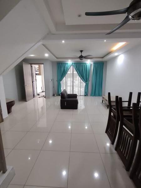 2-storey Terraced House for Sale in Bandar Tiram (Ulu Tiram) - Kimi Kiu - Living Room - PropertyGuru.com.my