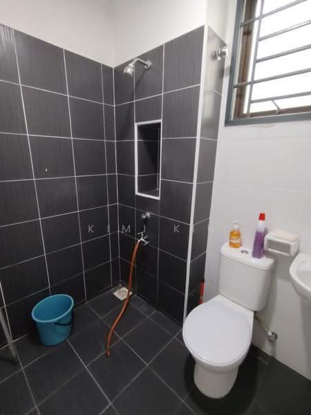 2-storey Terraced House for Sale in Bandar Tiram (Ulu Tiram) - Kimi Kiu - Bathroom - PropertyGuru.com.my