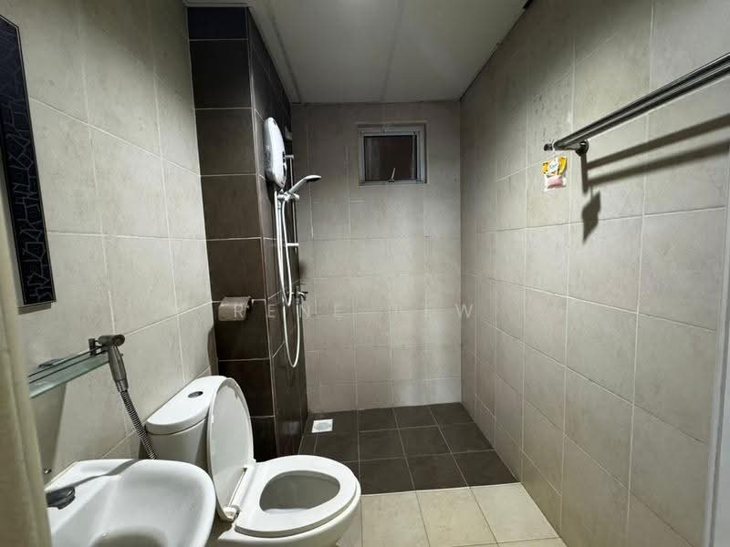Kediaman Servis untuk Disewa di Pangsapuri Tanah Emas (Golden Sands) - Rene Tew - Bathroom - PropertyGuru.com.my