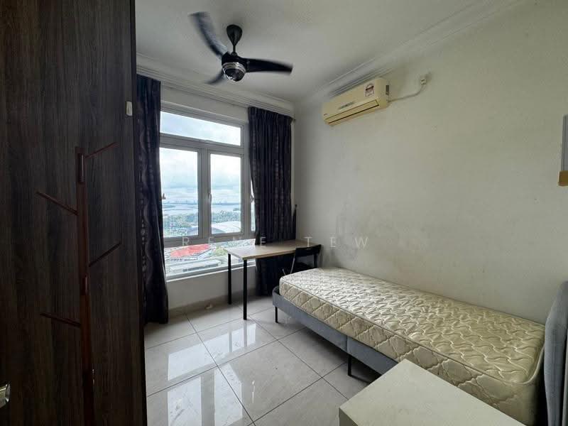 Kediaman Servis untuk Disewa di Pangsapuri Tanah Emas (Golden Sands) - Rene Tew - Bedroom - PropertyGuru.com.my