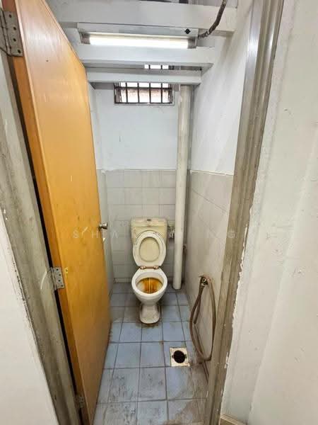 Kedai untuk Dijual di Taman Ehsan Jaya (Ulu Tiram) - Sharon Ng - Bathroom - PropertyGuru.com.my