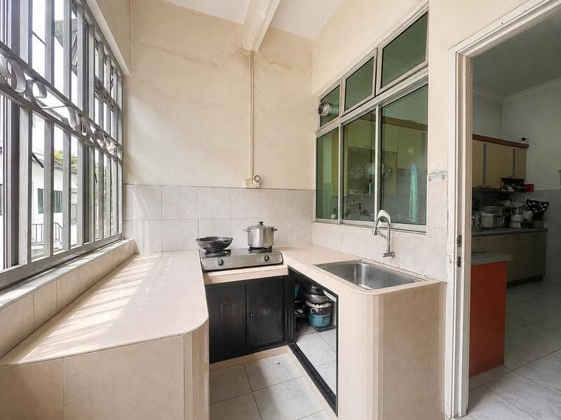 2-storey Terraced House for Sale in Taman Gaya (Ulu Tiram) - Zoe Lee - Kitchen - PropertyGuru.com.my