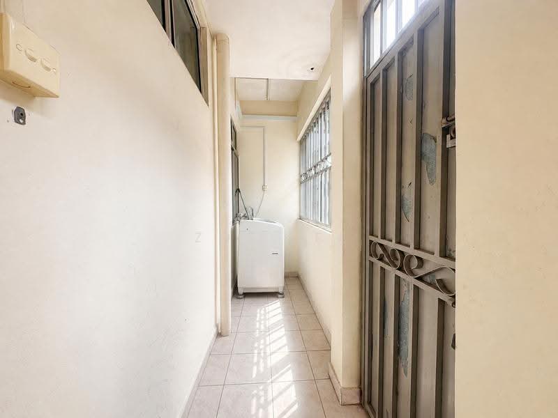 2-storey Terraced House for Sale in Taman Gaya (Ulu Tiram) - Zoe Lee - Corridor - PropertyGuru.com.my