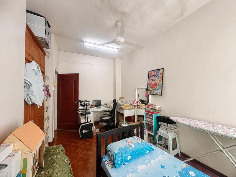2-storey Terraced House for Sale in Taman Gaya (Ulu Tiram) - Zoe Lee - Bedroom - PropertyGuru.com.my