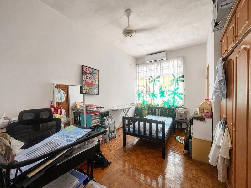 2-storey Terraced House for Sale in Taman Gaya (Ulu Tiram) - Zoe Lee - Bedroom - PropertyGuru.com.my