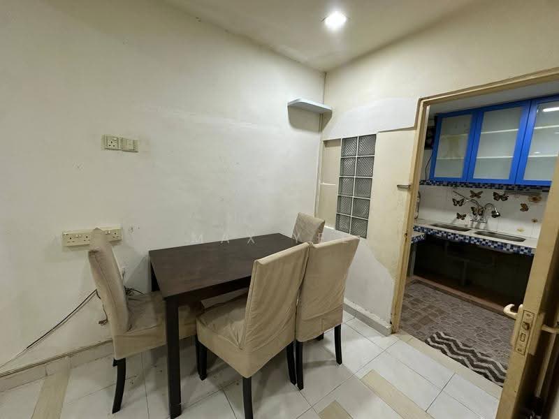 Rumah Teres 2-Tingkat untuk Disewa di Taman Daya (Johor Bahru) - Max Yee - Kitchen - PropertyGuru.com.my