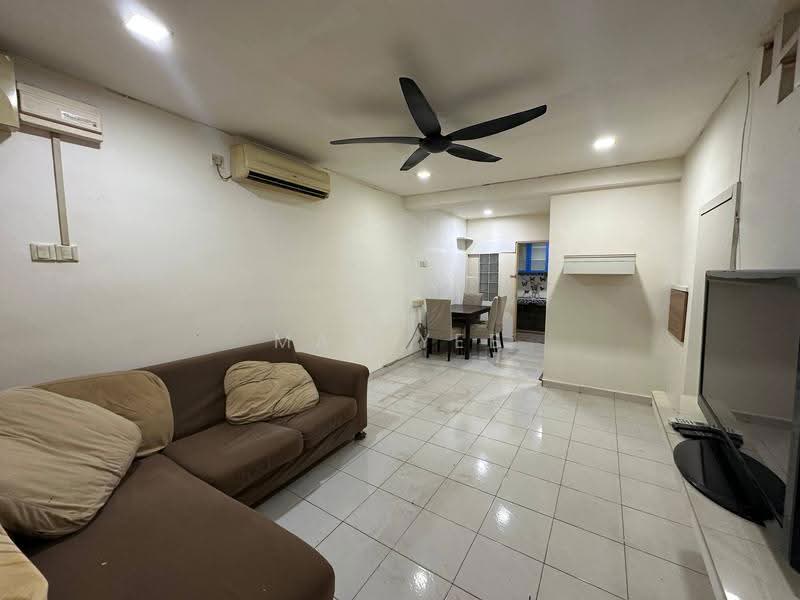 Rumah Teres 2-Tingkat untuk Disewa di Taman Daya (Johor Bahru) - Max Yee - Living Room - PropertyGuru.com.my
