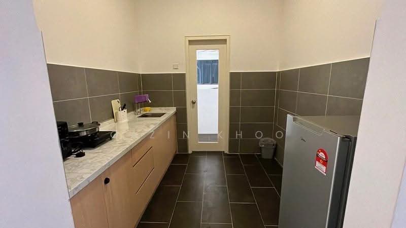 Condominium for Rent at The Cove Hillside Residence - Qazin Khoo - Kitchen - PropertyGuru.com.my