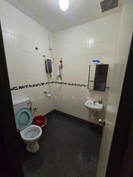 Rumah Teres 2-Tingkat untuk Dijual di Bandar Seri Alam (Masai) - Sharon Ng - Bathroom - PropertyGuru.com.my