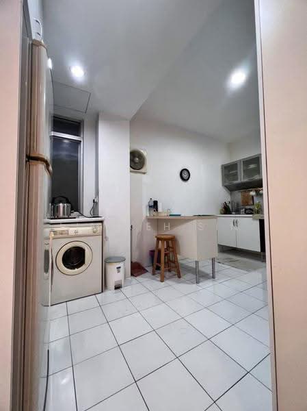 Kondominium untuk Disewa di 1 Persiaran Gurney - Lim Keh Sin - Kitchen - PropertyGuru.com.my