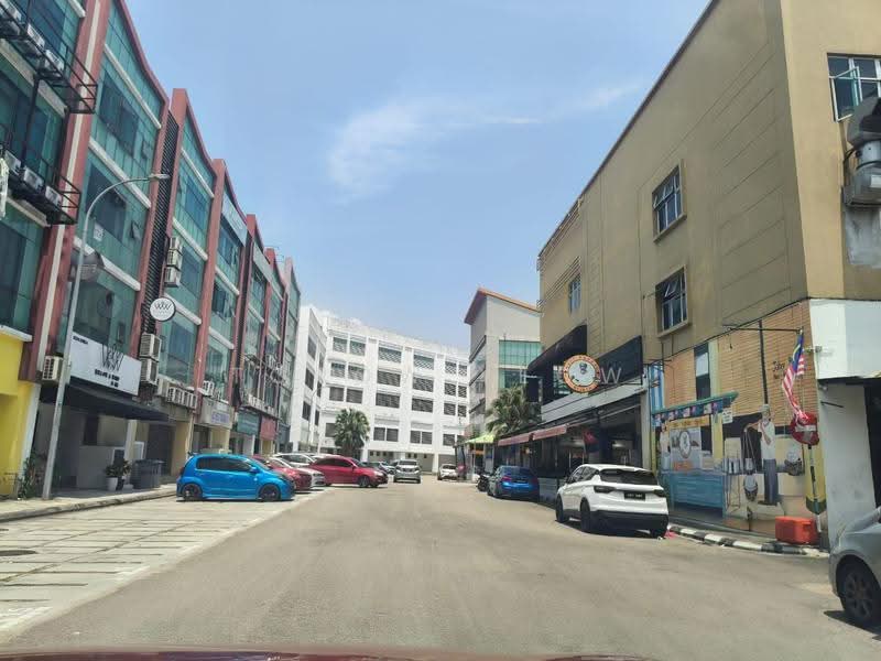 Shop for Rent in Taman Molek (Johor Bahru) - Torow Yeow - Exterior - PropertyGuru.com.my
