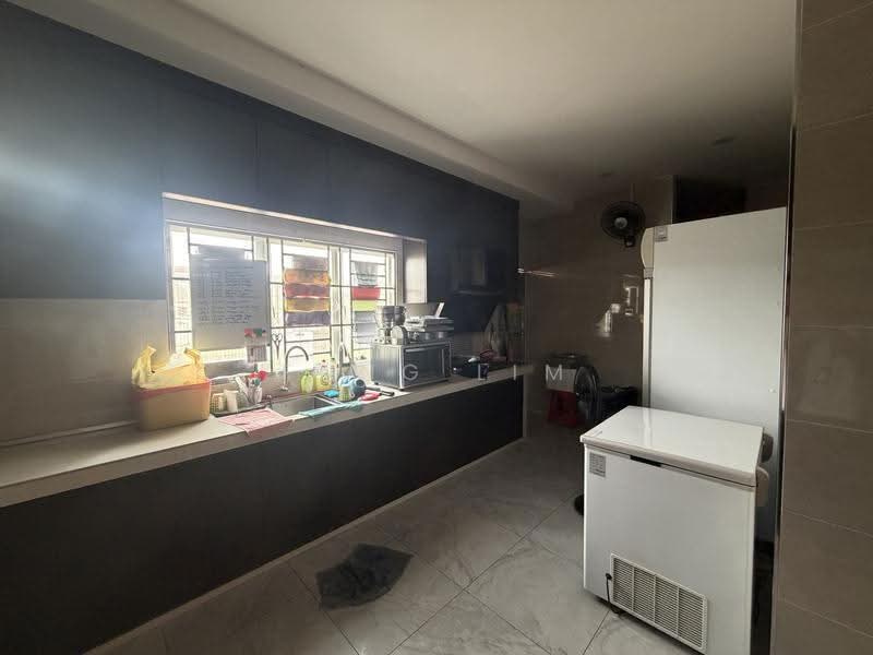 3-storey Terraced House for Sale in Taiping (Perak) - Fung Lim - Kitchen - PropertyGuru.com.my