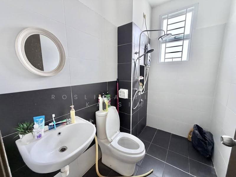 2-storey Terraced House for Sale in Gelang Patah (Johor) - Roslina Binti Kassim - Bathroom - PropertyGuru.com.my