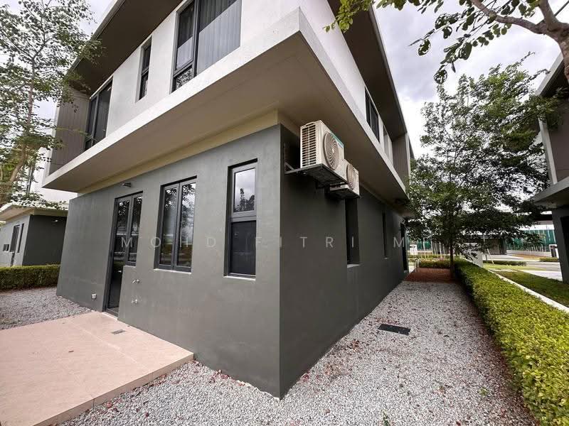 Bungalow House for Sale in Bandar Gamuda Cove (Dengkil) - Mohd Fitri MF - Exterior - PropertyGuru.com.my