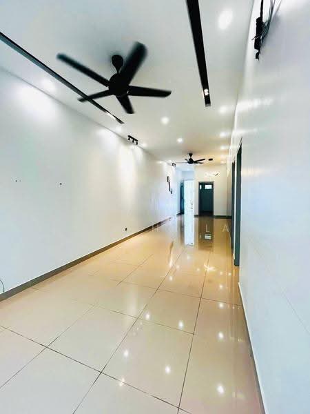 Kediaman Servis untuk Disewa di Parkland Residence @ Kajang 2 - Siti Haila - Corridor - PropertyGuru.com.my