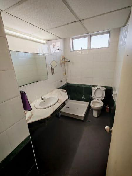 Kondominium untuk Disewa di Affina Bay - Carson Ang - Bathroom - PropertyGuru.com.my