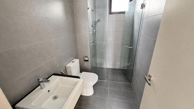 Kediaman Servis untuk Dijual di Sunway Avila Residences - Lucas Loh - Bathroom - PropertyGuru.com.my