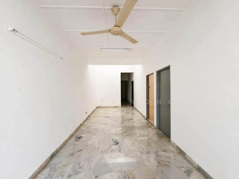 1-storey Terraced House for Sale in Taman Melor (Ipoh) - Joseph Wong - Corridor - PropertyGuru.com.my