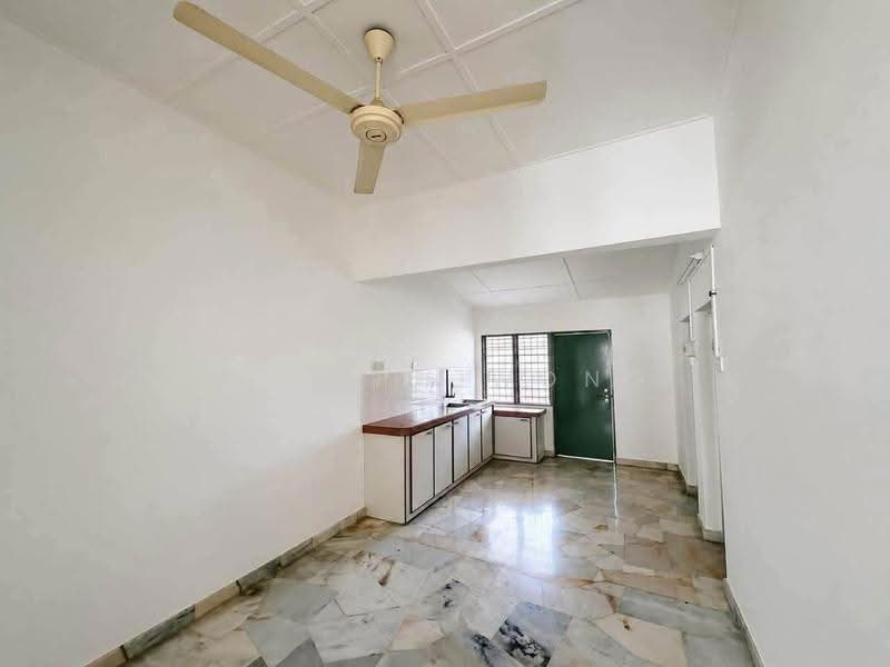 1-storey Terraced House for Sale in Taman Melor (Ipoh) - Joseph Wong - Kitchen - PropertyGuru.com.my
