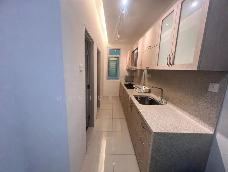 Condominium for Sale at 10 Island Resort - Danick Teoh - Kitchen - PropertyGuru.com.my